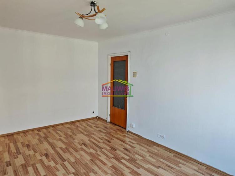 Vand apartament 3 camere Piata Straduintei - Niculitel
