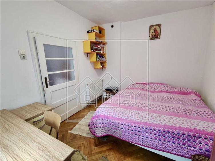 Ap 4 camere - etaj 2 - zona Ultracentrala - ideal investitie
