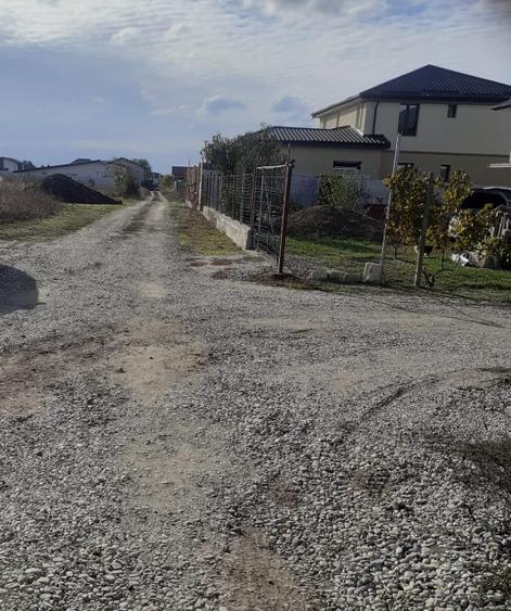 Domnesti-str. Simfoniei, 775mp. dubla deschidere, construibil-gaz-curent, vile