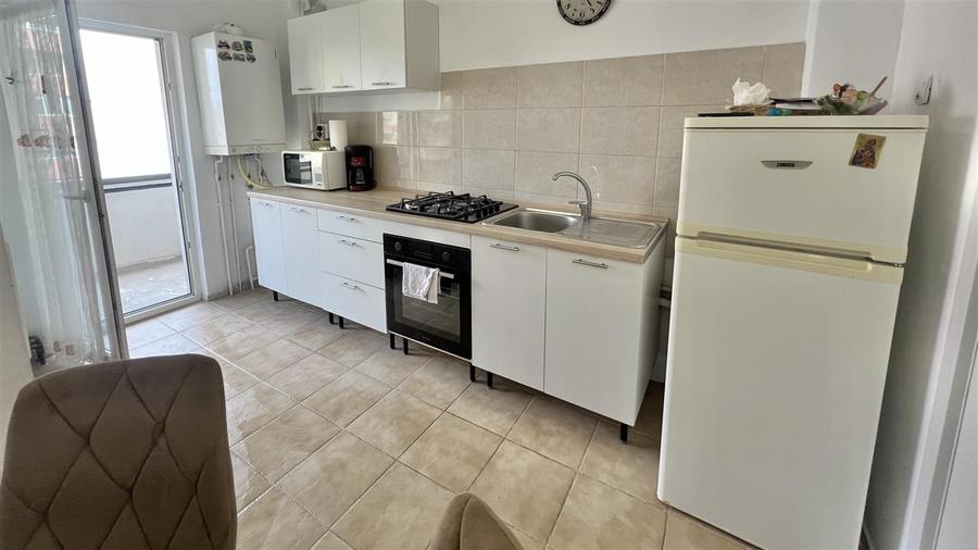 Inchiriere 3 camere decomandat Racadau, etaj intermediar