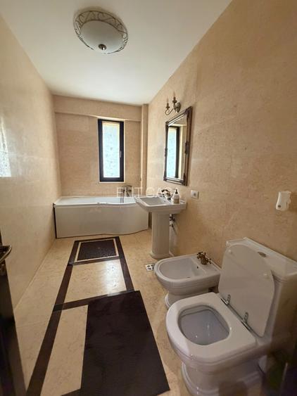 APARTAMENT LUX COPOU, 3 CAMERE, 2 BAI, TERASA FOISOR+GRADINA+2 LOCURI-ZONA COPOU