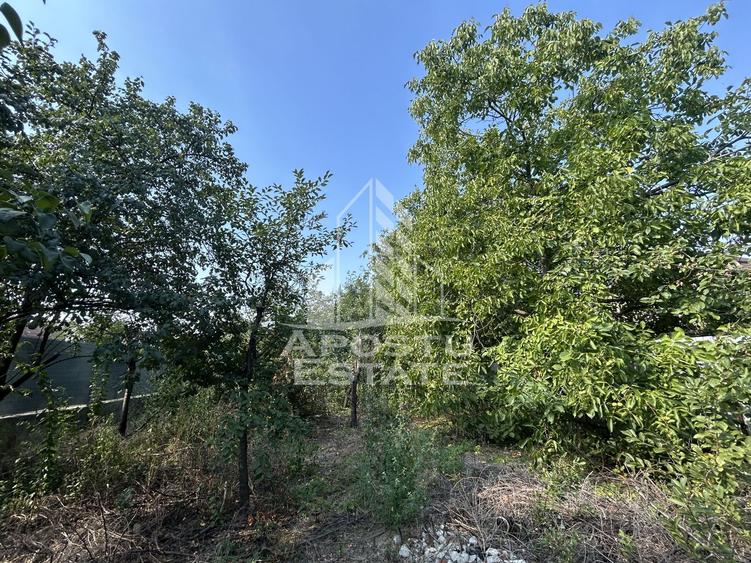 Teren intravilan 679 mp si casa demolabila, zona Crisan