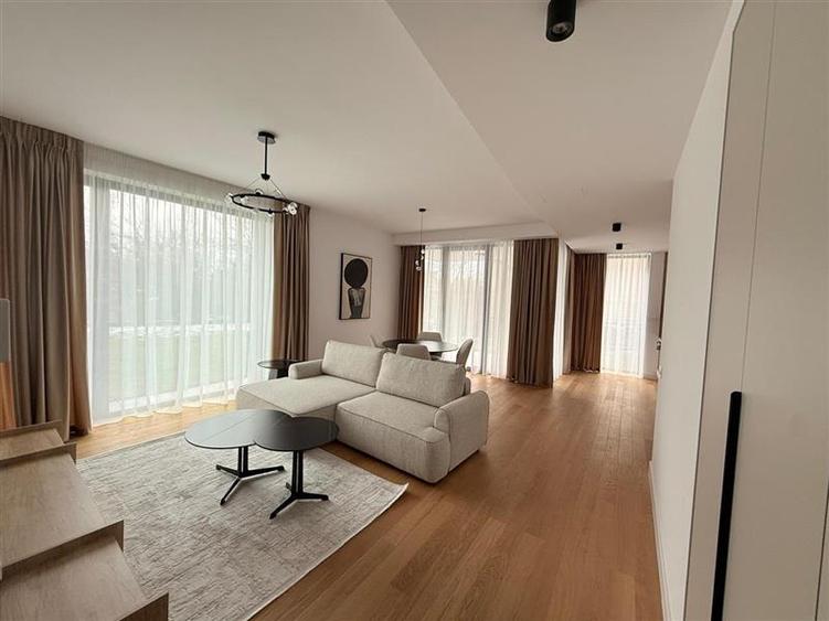 Apartament 4 camere, superb Pipera, cladire exclusivista, 250mp curte