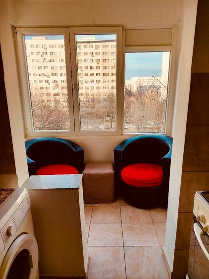 Apartament 1 Decembrie 1918, 1 minut de metrou, stradal, mobilat complet, liber