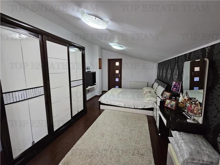Vila lux 5 camere cu gradina superba centru Domnesti