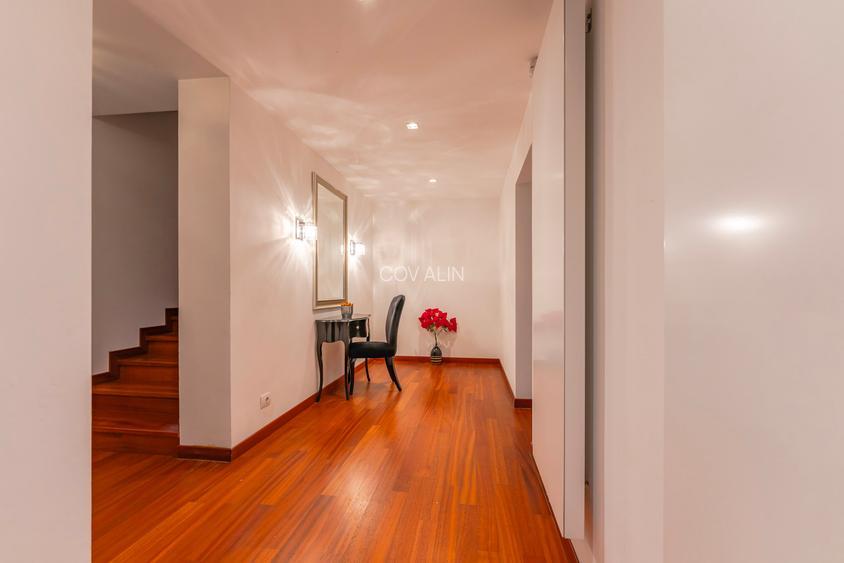 Proprietate unica tip vila, ultra central, S+P+2E, lift, priveliste peisagistica - 41
