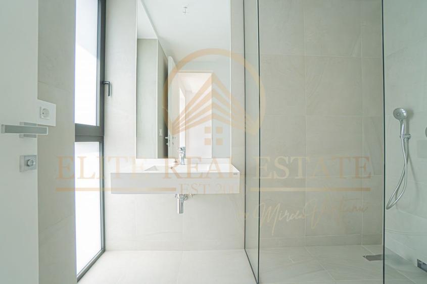 Mamaia Resort - For sale apartment with 4 rooms, 3 bathrooms overlooki