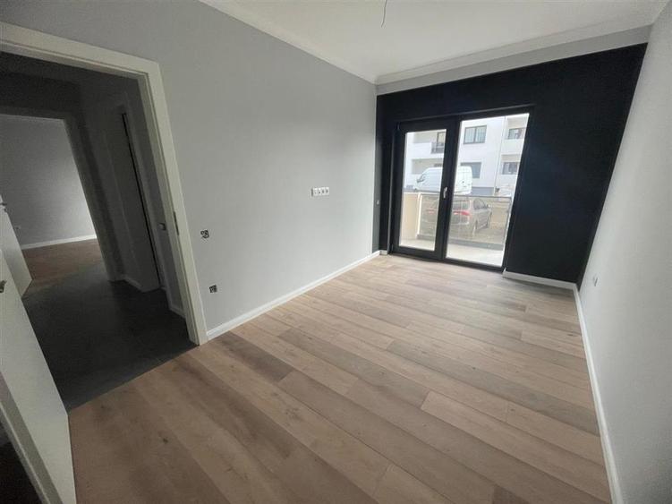Apartament etajul 1 cu 2 camere cu balcon si parcare pe Doamna Stanca