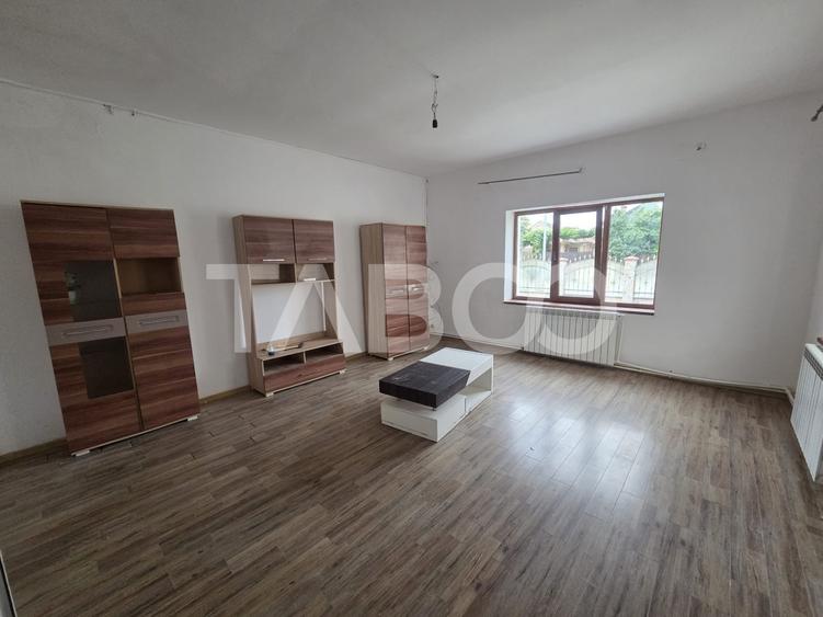 Casa 4 camere de vanzare zona Negoiu singur in curte