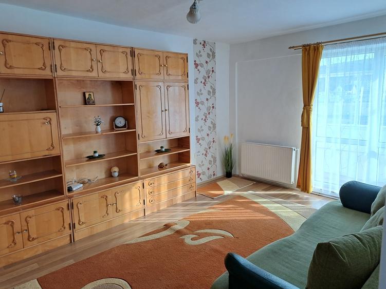 Inchiriez apartament 2 camere, decomandat, Tg. Mures, Tudor, zona Fortuna