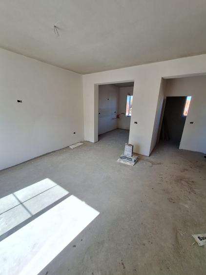 Duplex nou 2025 – 3 camere, curte proprie | Sânandrei, 10 min Timișoara