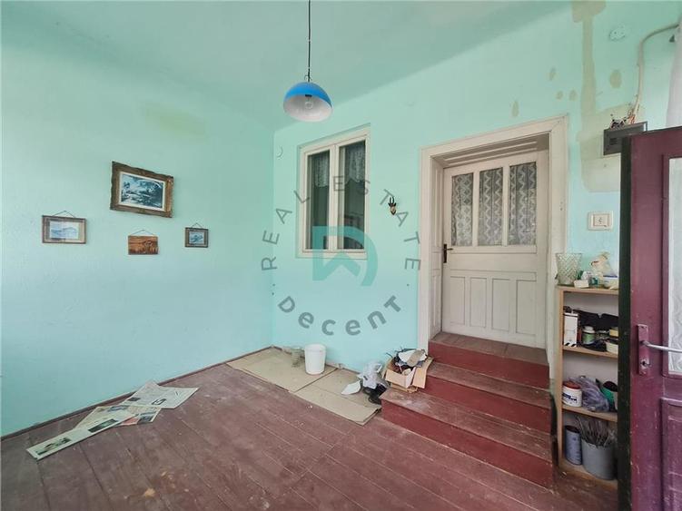 Casa Crizbav, singur in curte, Brasov