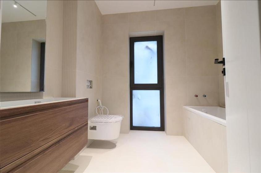 Alpha Bank, Pacurari, 80 mp, 2 camere in bloc nou cu dressing si finisaje calita