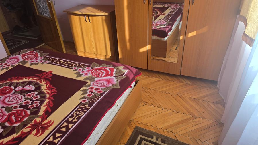 Inchiriez apartament 2 camere in Deva, zona Piata Centrala, decomandat,