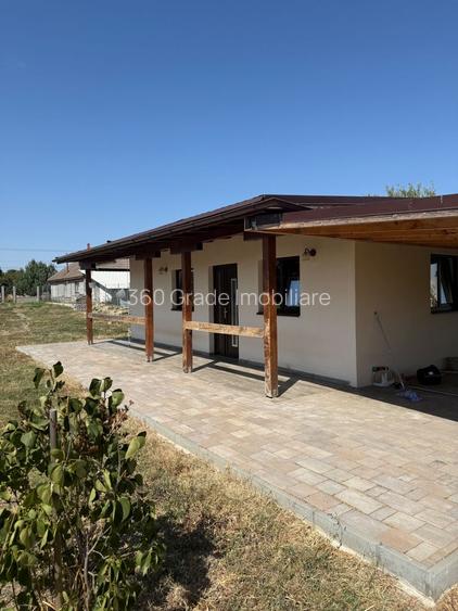 Casă de vânzare în Diniaș | Teren 1.460 mp | Construcție 2023 | Comple