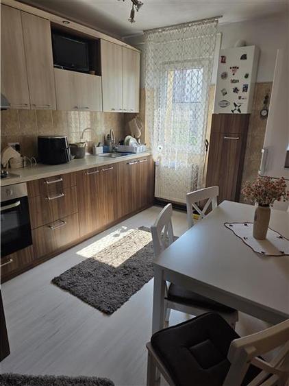 Apartament 2 camere, Garii