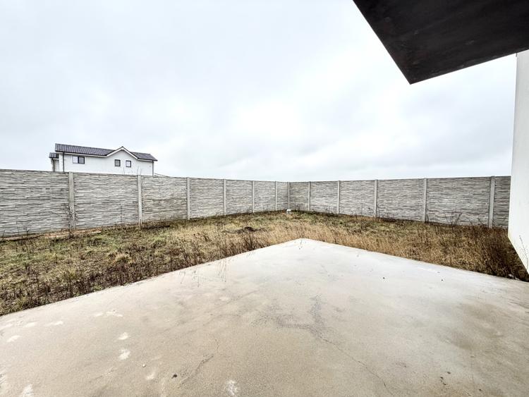 Triplex spatios, 4 camere, 140 mp utili, 330 mp teren - Sanandrei