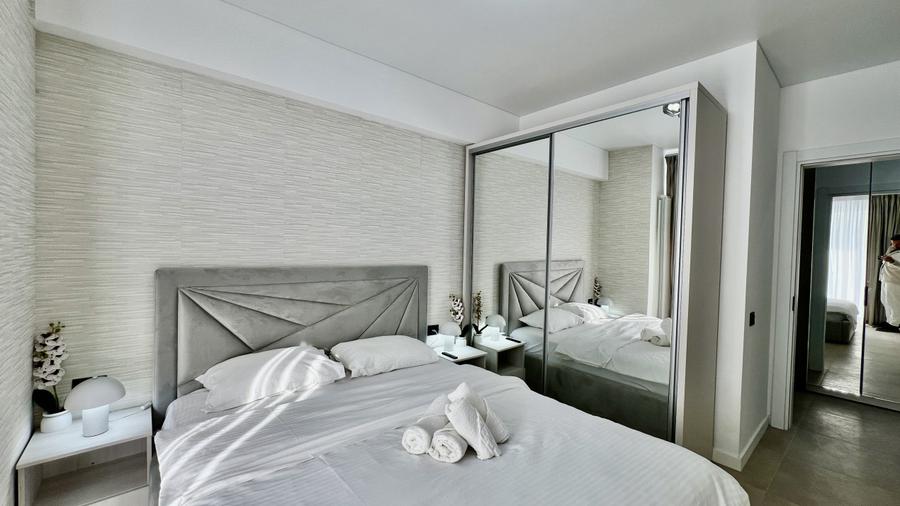 Alezzi Odyssey Apartament cu 2 camere amenajat elegant - acces la piscine