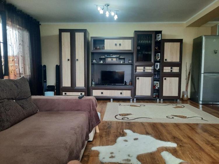 FARA COMISION casa 4 camere 2 bucatarii 2 puturi beci livada 1500mp SAU 3300mp