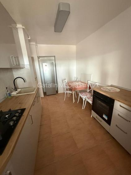 Inchiriez Apartament 3 camere - 4