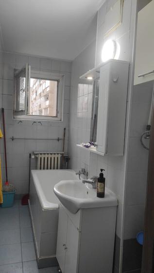 Inchiriere garsoniera in Tineretului, etj 5, decomandata,4 minte metrou/parc