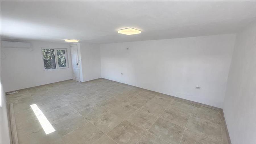 Oravita, Spatiu Comercial, Zona Piata, Usor Negociabil