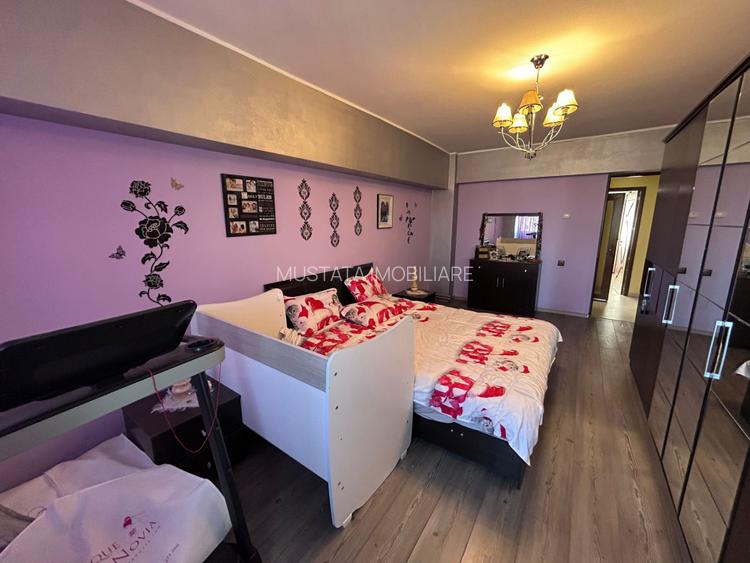 - Apartament 3 camere Central, Mobilat Utilat, Renovat in totalitate. - 2