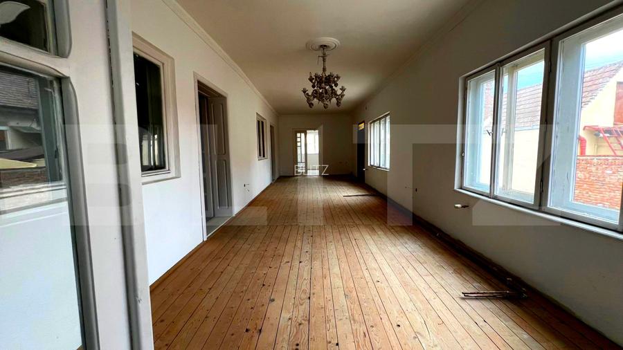 Casa de vânzare, 6 camere, 198 mp utili, teren 644 mp, zonă centrală - 6