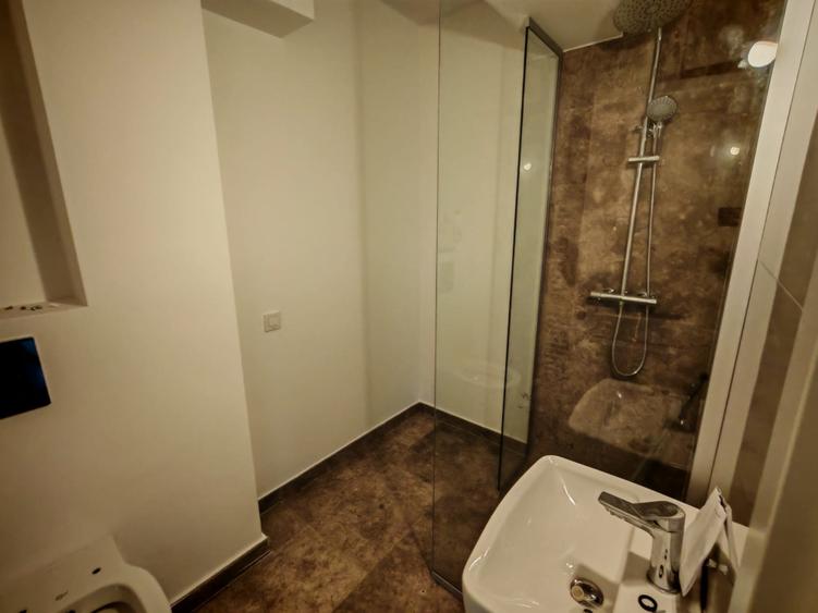 Apartament 3 camere bloc nou