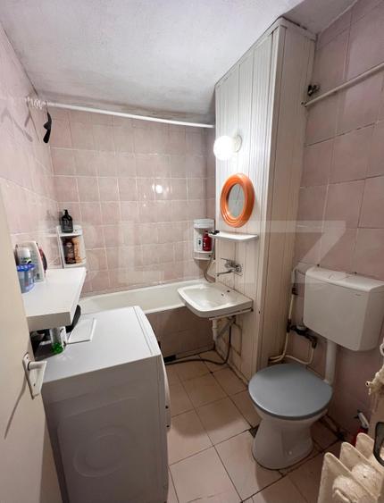 Apartament 3 camere, 66 mp, garaj, 2 balcoane, zona Garii,Dâmbul Rotund