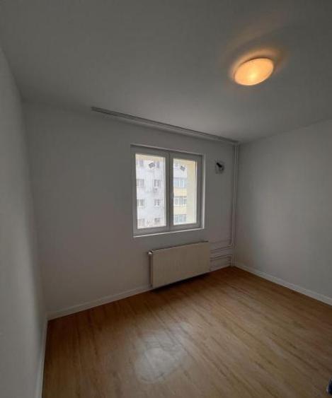 Apartament 3 camere Dristor/Laborator