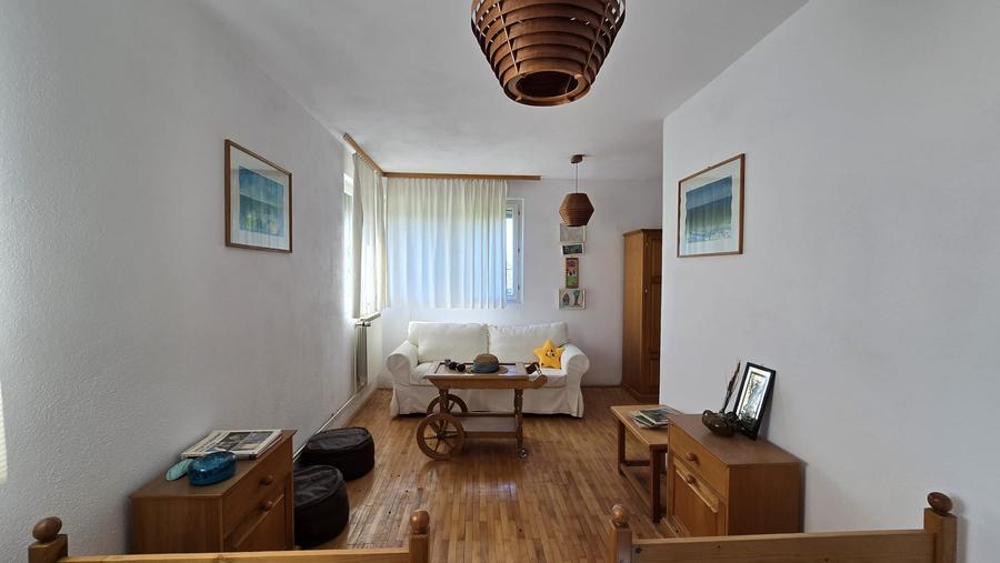 Vanzare vila P+1+M cu 5 camere, casa batraneasca , 2 garaje, teren 9249mp,