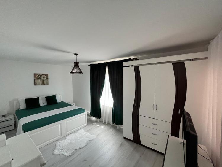 Casa impecabila P+1, 274 mp, cu 1128 mp teren si livada, zona Popoveni