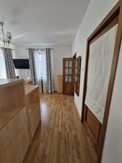 Lovely large sunny studio apartment – Dacia Polona area