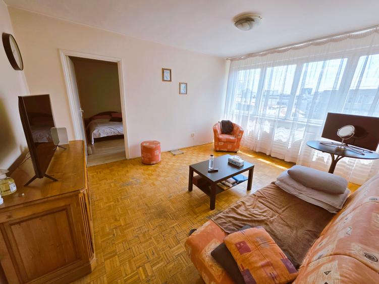 2 camere Sala Palatului Cismigiu etajul 8/8  bloc 1960  55 mp
