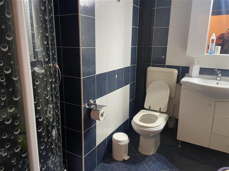 Apartament 4 camere , zona centrala - Inspectoratul Scolar ,suprafata 109 mp , e