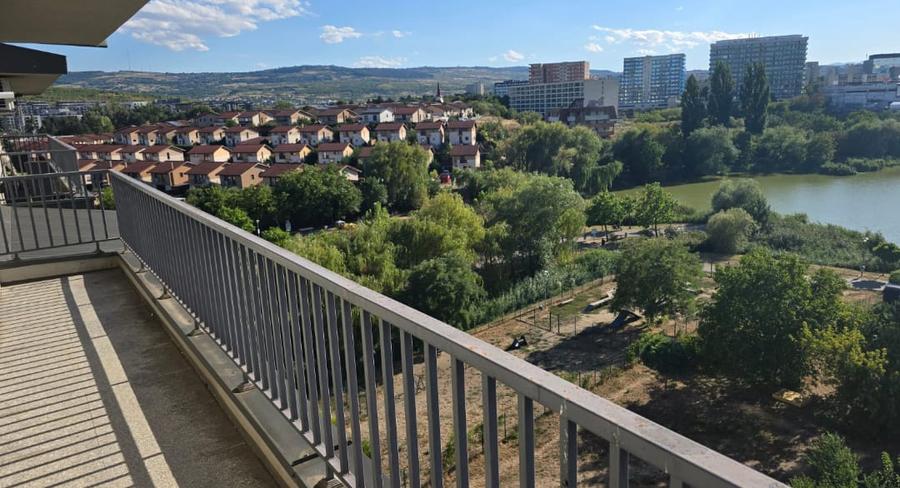 Apartament 4 camere de închiriat, Între Lacuri, zona Iulius Mall