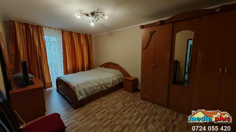 Apartament cu 3 camere decomandat de vânzare – Str. Domnească,