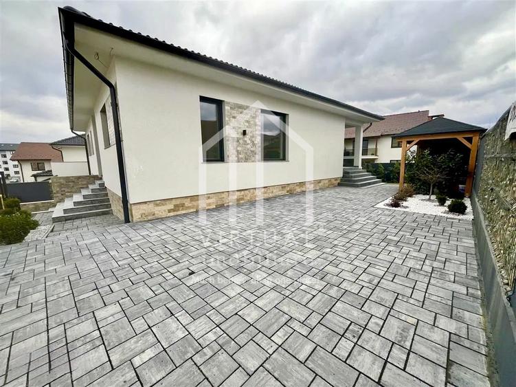 Casa individuala superba in Selimbar- 4 camere, 2 bai, garaj, terasa