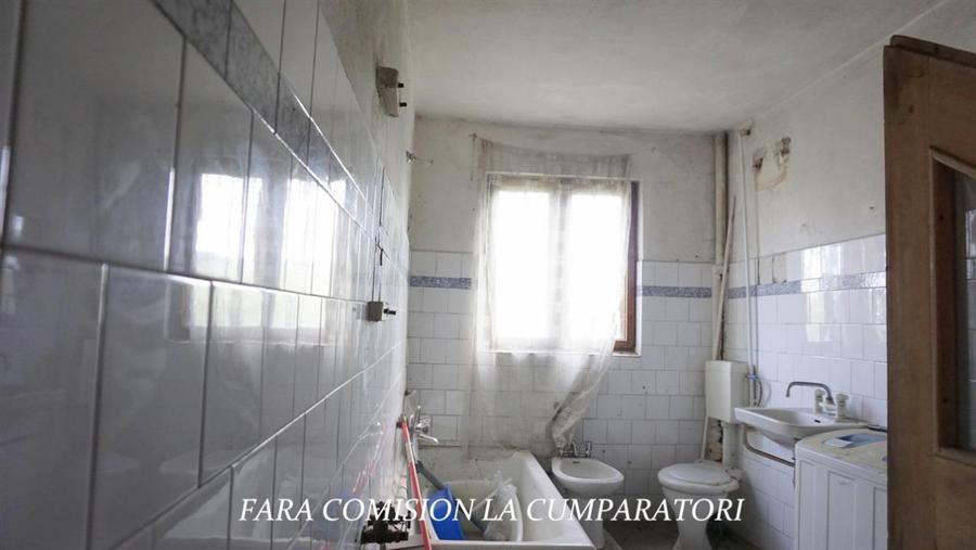 CASA CU TEREN 1730 MP UTILITATI RACORDATE