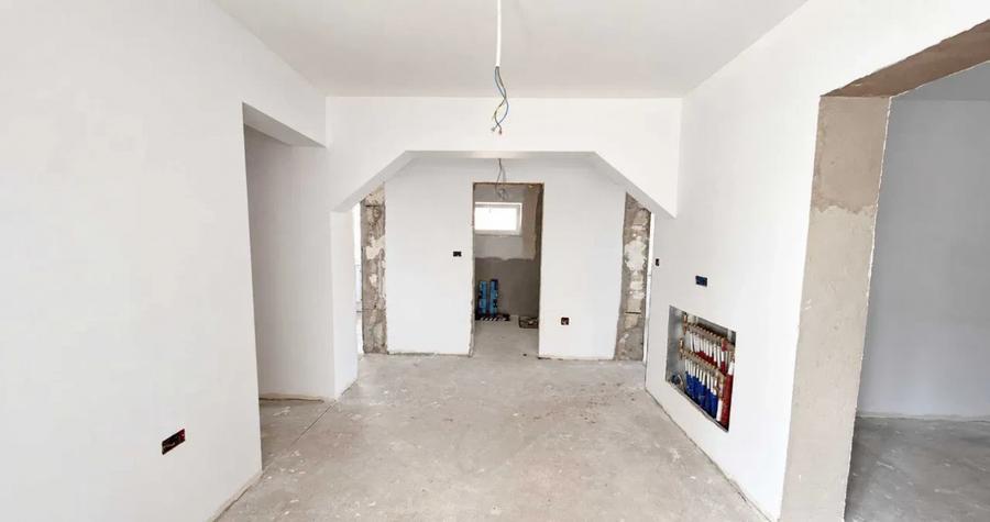 Apartament în Vilă, 98 mp Utili, 3 Dormitoare și 3 Băi – Barabanț
