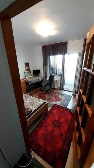 Apartament 3 camere în zona POD CALVARIA