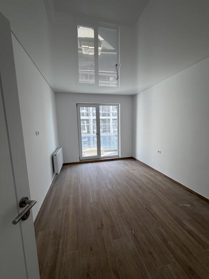 Apartament in prima linie la lac in complex rezidențial cu piscină