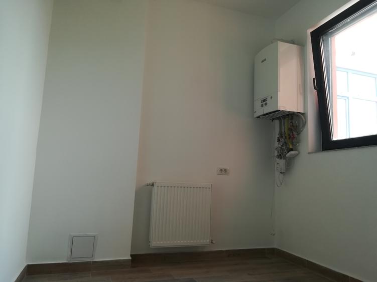 Apartament 3 camere - birou sau locuinta
