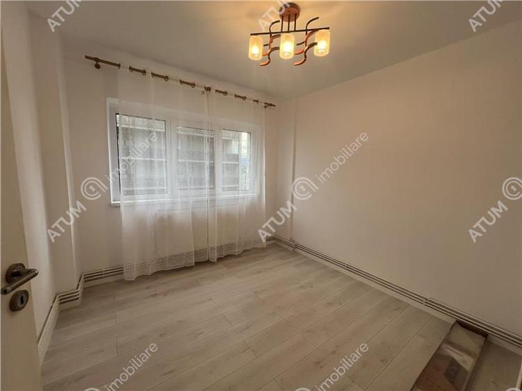 Apartament renovat cu 2 camere decomandate si balcon zona Rahovei
