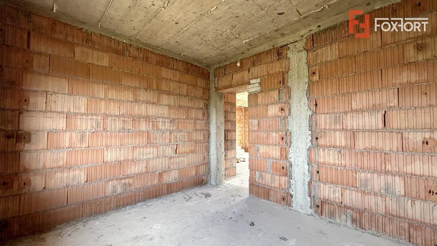 Duplex cu 4 camere si teren de 372 mp - zona Sanandrei