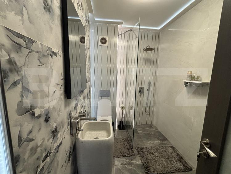 Casa de vanzare cu 4 camere, cartier Bradet