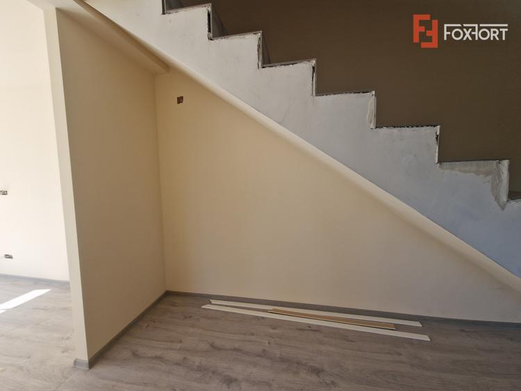 Duplex de vanzare cu 4 camere, Mosnita Noua