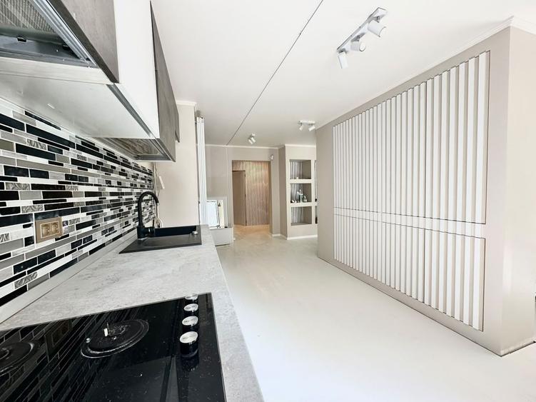 STADION, 3 CAMERE, 77 MP ,LIBER, PRET 225000 EURO