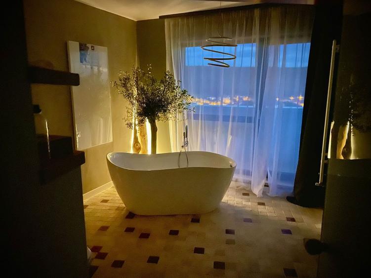 WINGS Apartament LUX 110MP 3CAM + Loc de parcare